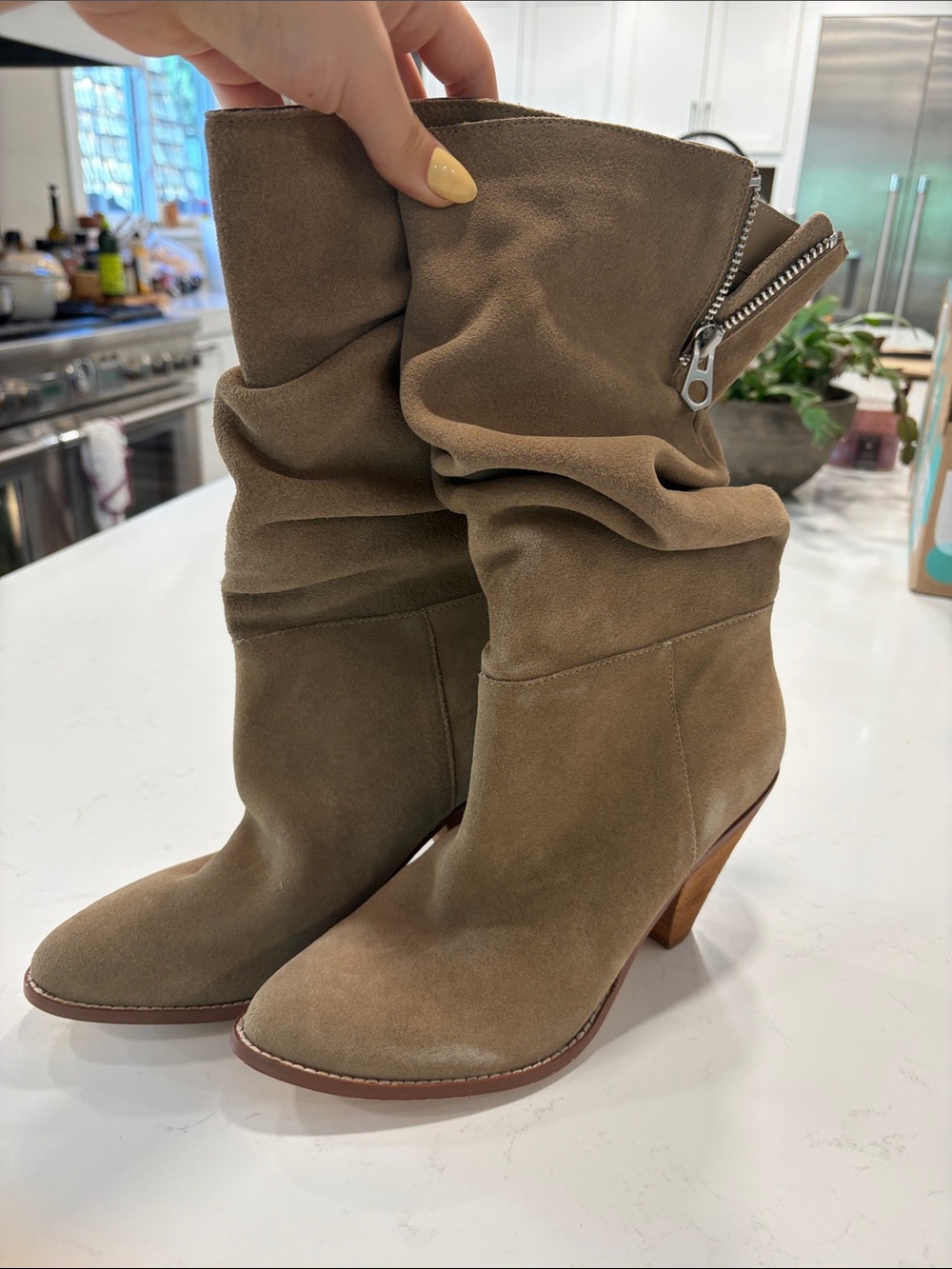 Journee Signature Women’s Genuine Leather Syrinn Almond Toe Slouch Cone 8.5 / 39